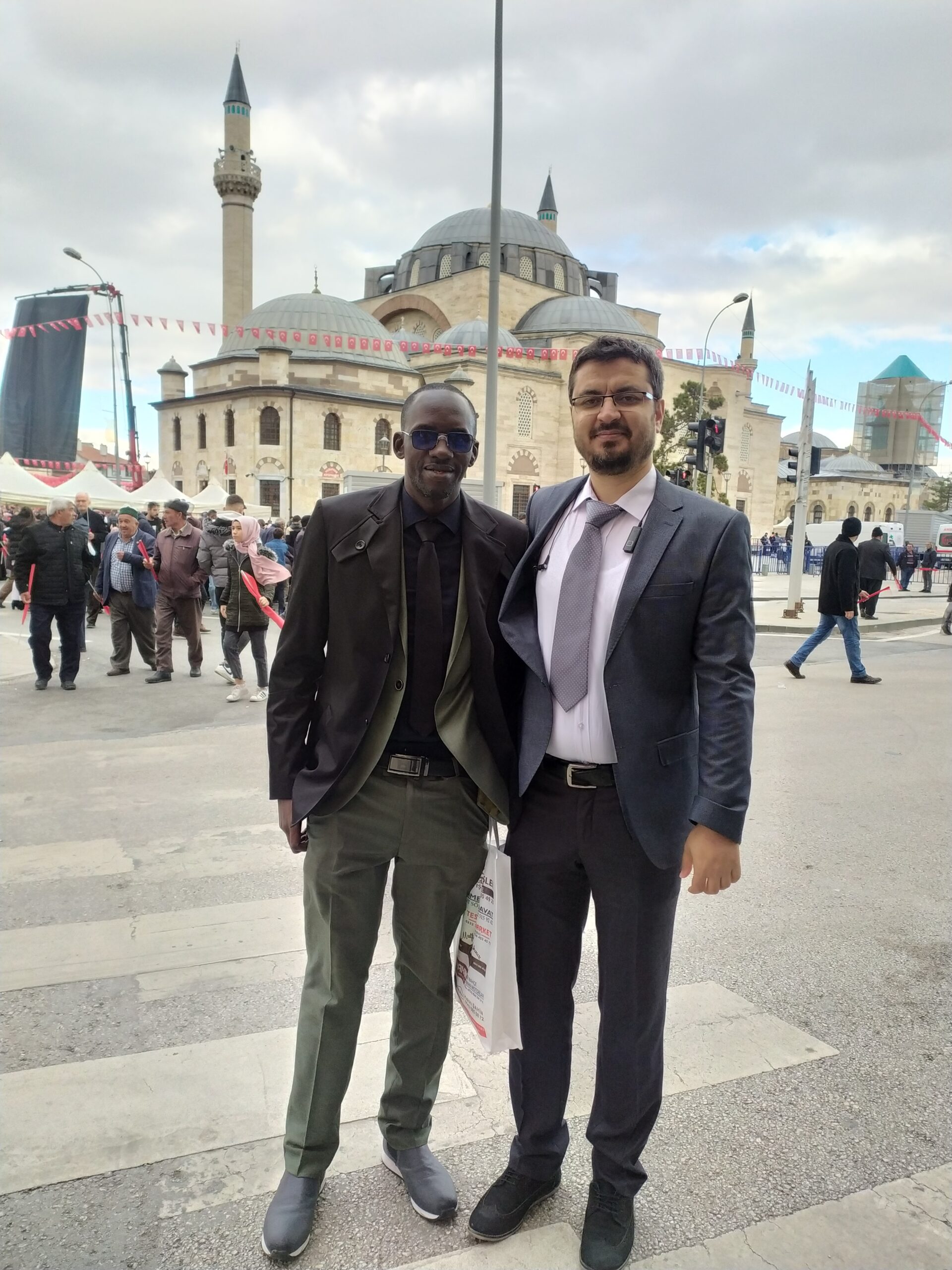 KONYA HZ.MEVLANA’YA İŞ ORTAKLARIMIZDAN ZİYARET